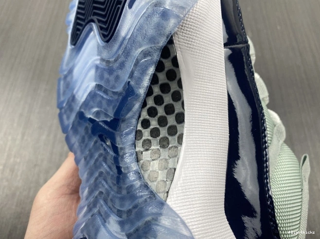 11 Jordan 528895-007 Air Low Retro Georgetown 0902